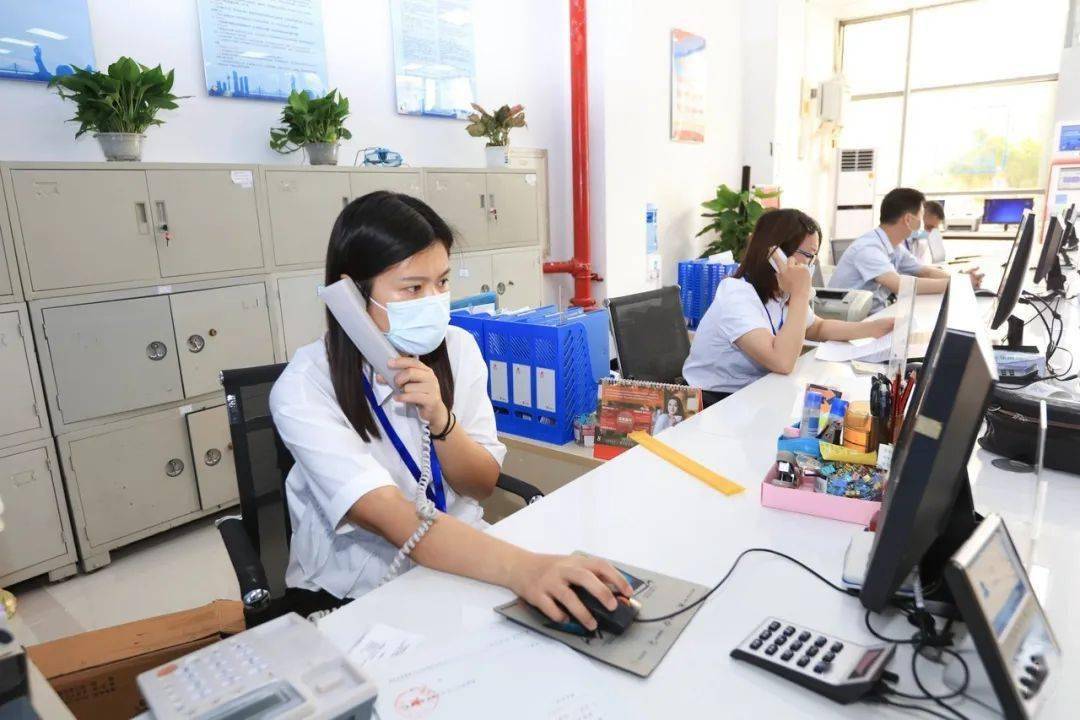 行政为民,服务至上"斗门从方便群众办事的角度来推行政务服务改革.