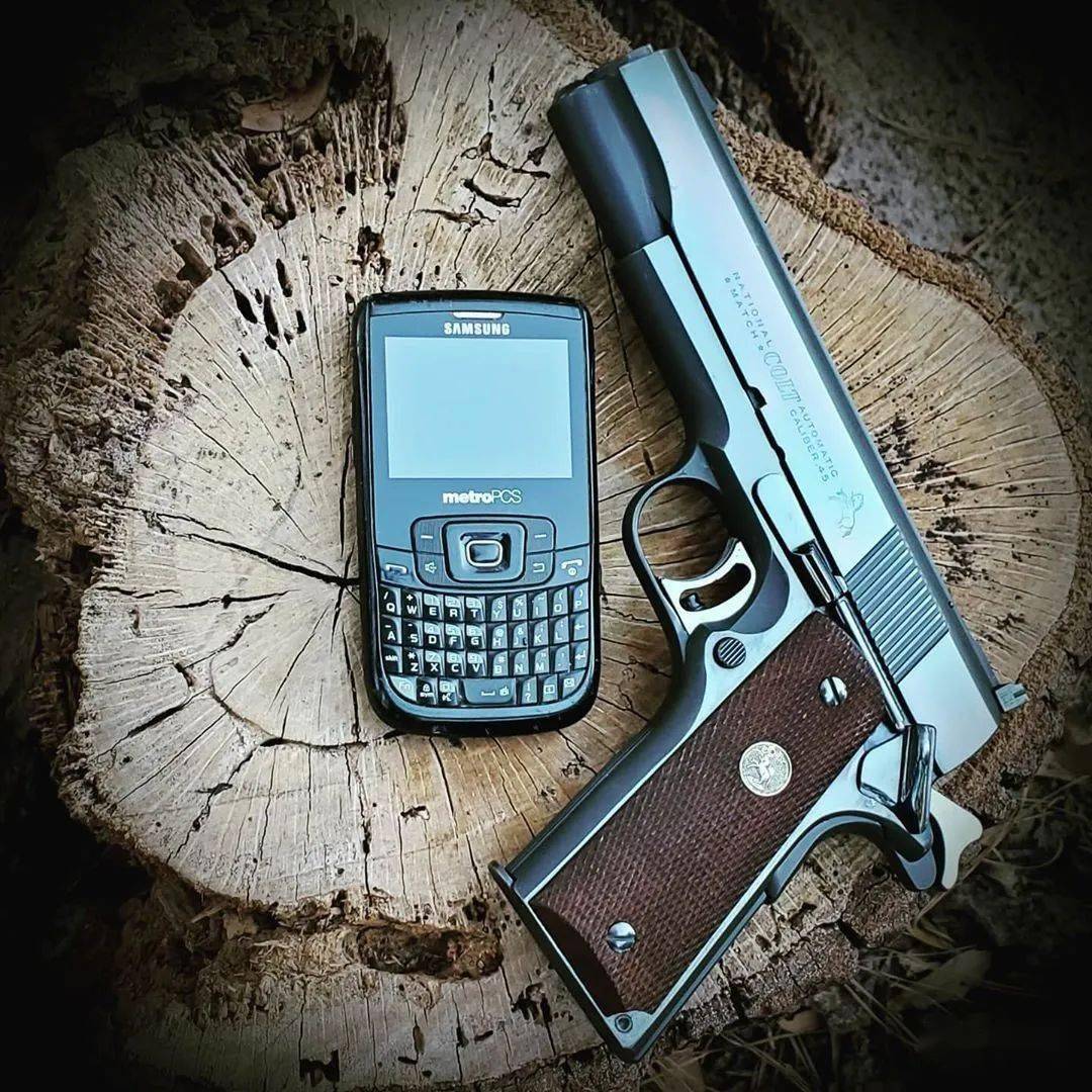 国外枪迷相册对1911有情结的朋友不要错过这个图集