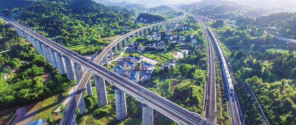 78启动实施高坪机场三期改扩建项目,加快建设阆中机场.