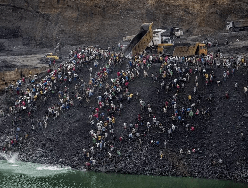 一个矿工是这么说的,缅甸这个地方经济比较落后,科技条件也是远远落后