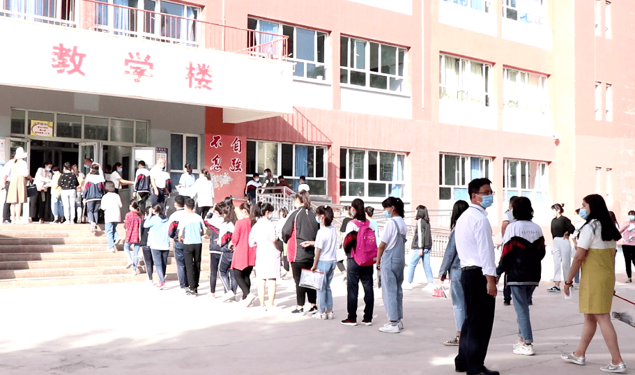 为青春与梦想奋斗!_阿图什市