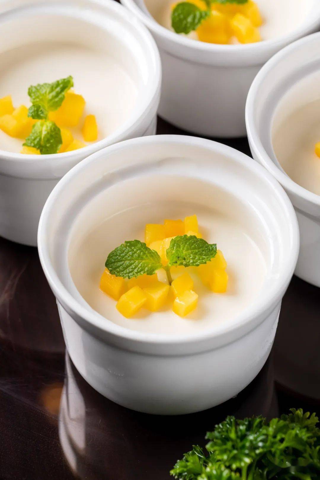 椰子奶冻也是港式甜品中深受小仙女喜爱的甜品!