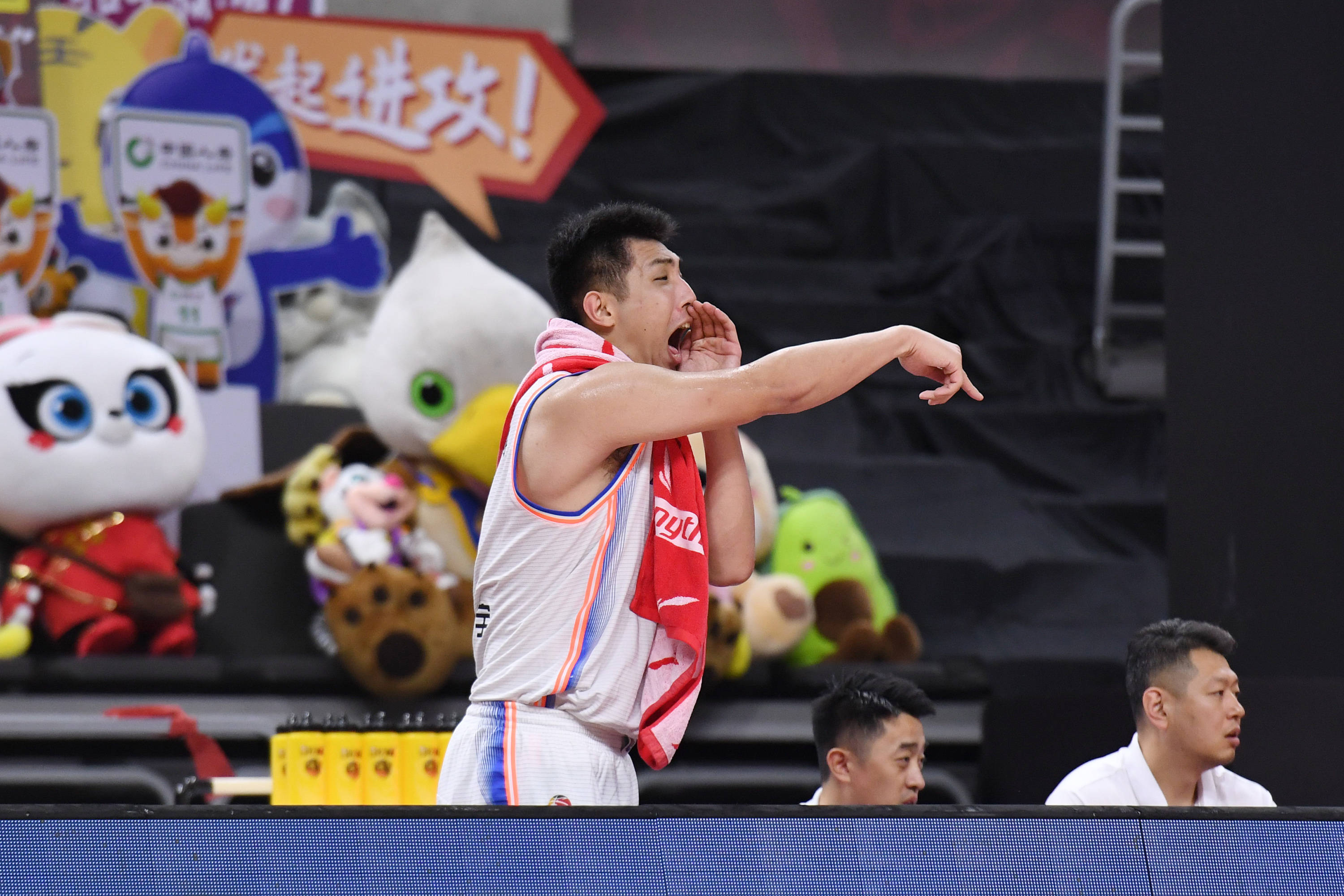 篮球——cba复赛第一阶段:四川五粮金樽胜天津先行者