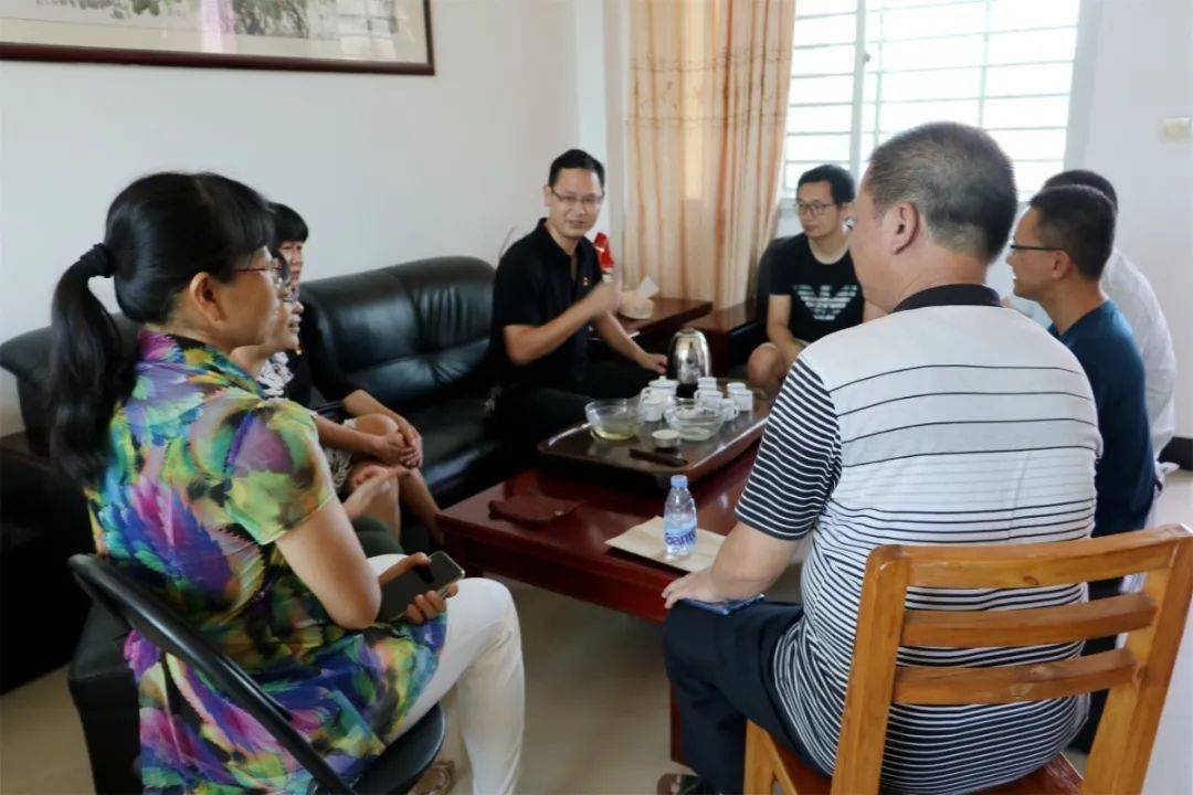 侨光中学党总支部鹏峰二中党支部开展庆祝建党99周年暨教育教学座谈