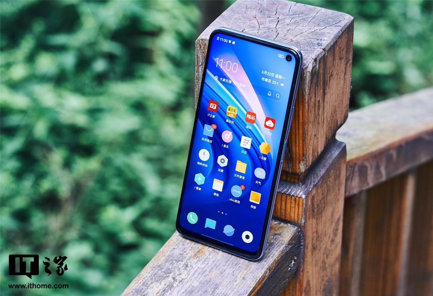 京东vivo iqoo z1 8gb 128gb 幻彩流星2498元直达链接返回搜狐,查看