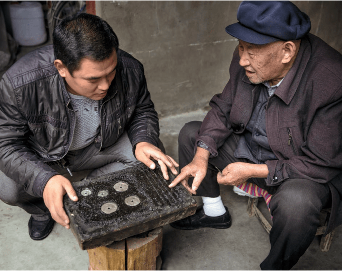 荐书 谢虎军:为明天记录今天