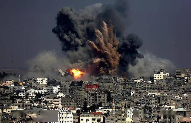 就在美军基地遭到轰炸后,没过多久,伊拉克首都巴格达市中心的美国大使