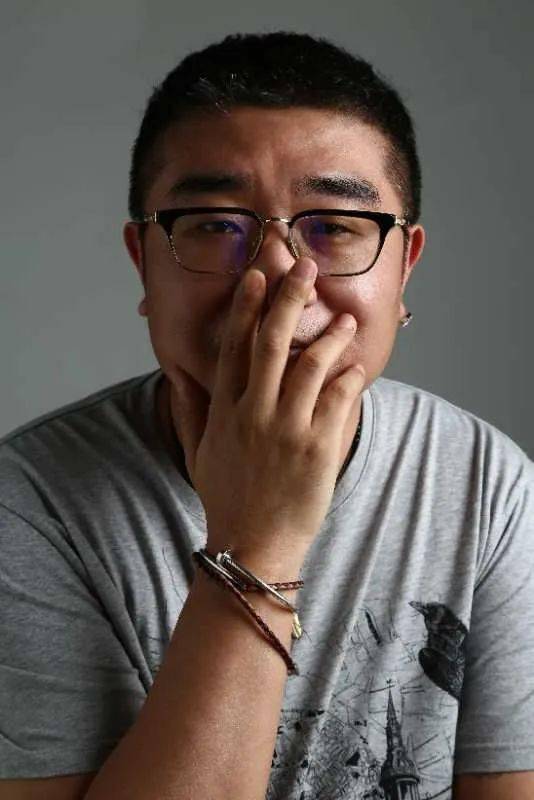 有的人下了班,你就不认识他了_徐雷