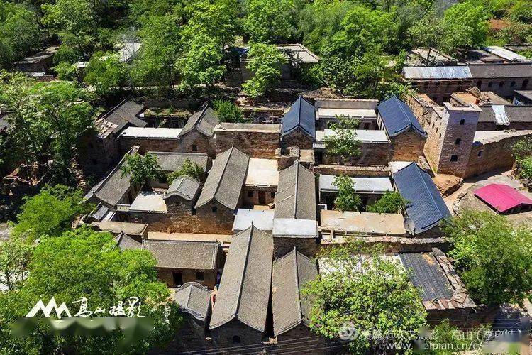 高家大院位于中国传统村落沙河市柴关乡石门沟村,四面群山环抱,林木