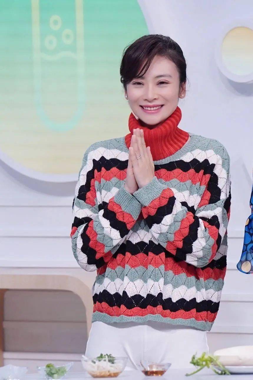 妻子粟奕毕业于上海戏剧学院,她在海派情景剧《老娘舅》系列中塑造的