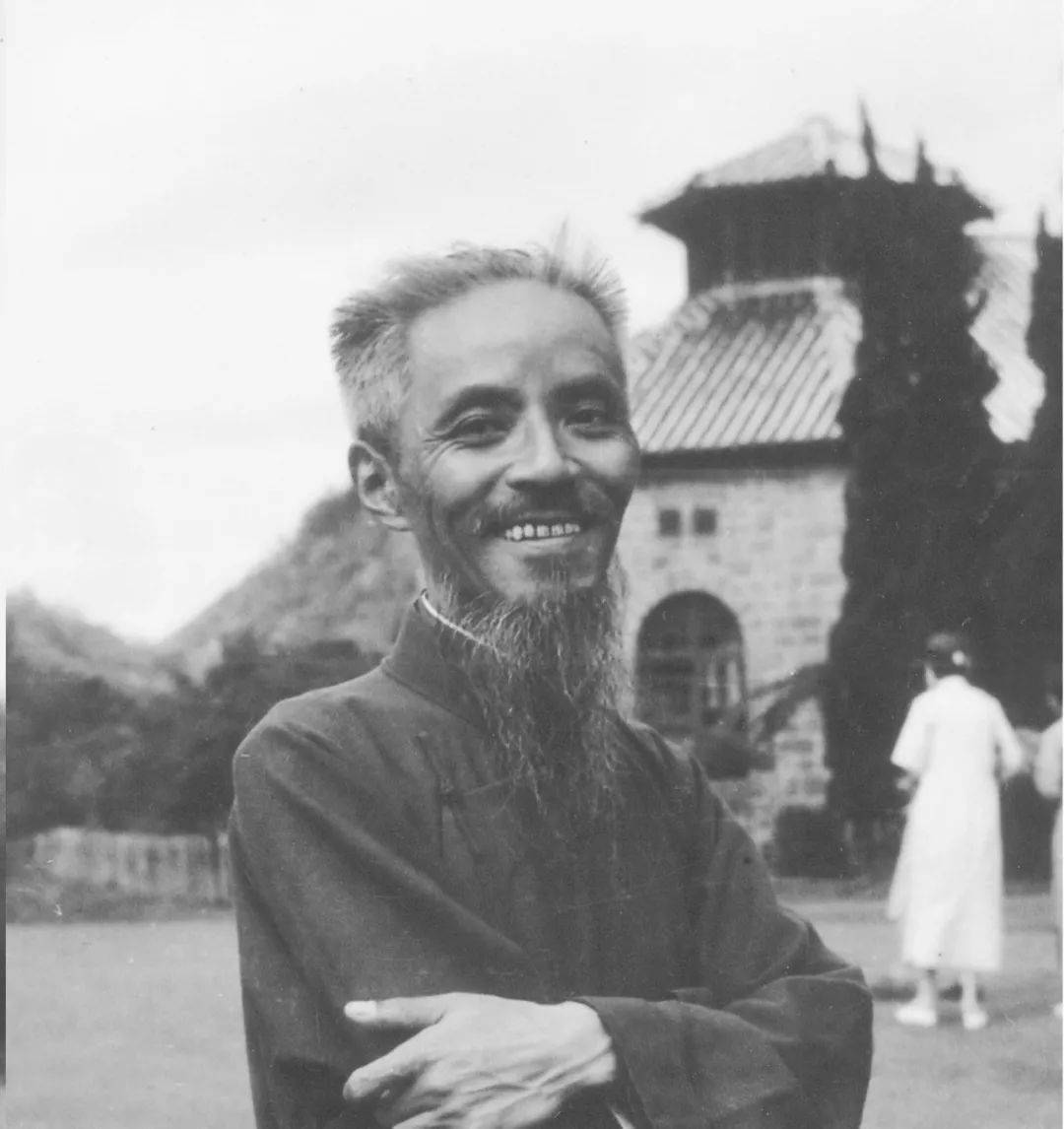 丰子恺(1898年11月9日-1975年9月15日),光绪二十四年生,浙江省桐乡市