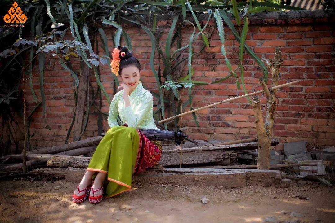 演唱:艾罕建,玉香婉词曲:艾罕建《湄公河见证》