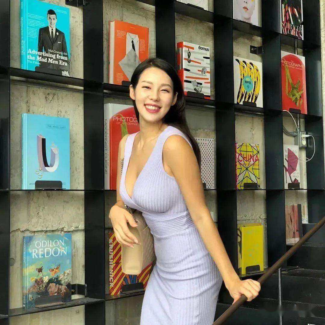 翘身高172cm,胸围89cm,臀围92cm韩国健身女网红李恩壁你们更忍不了的