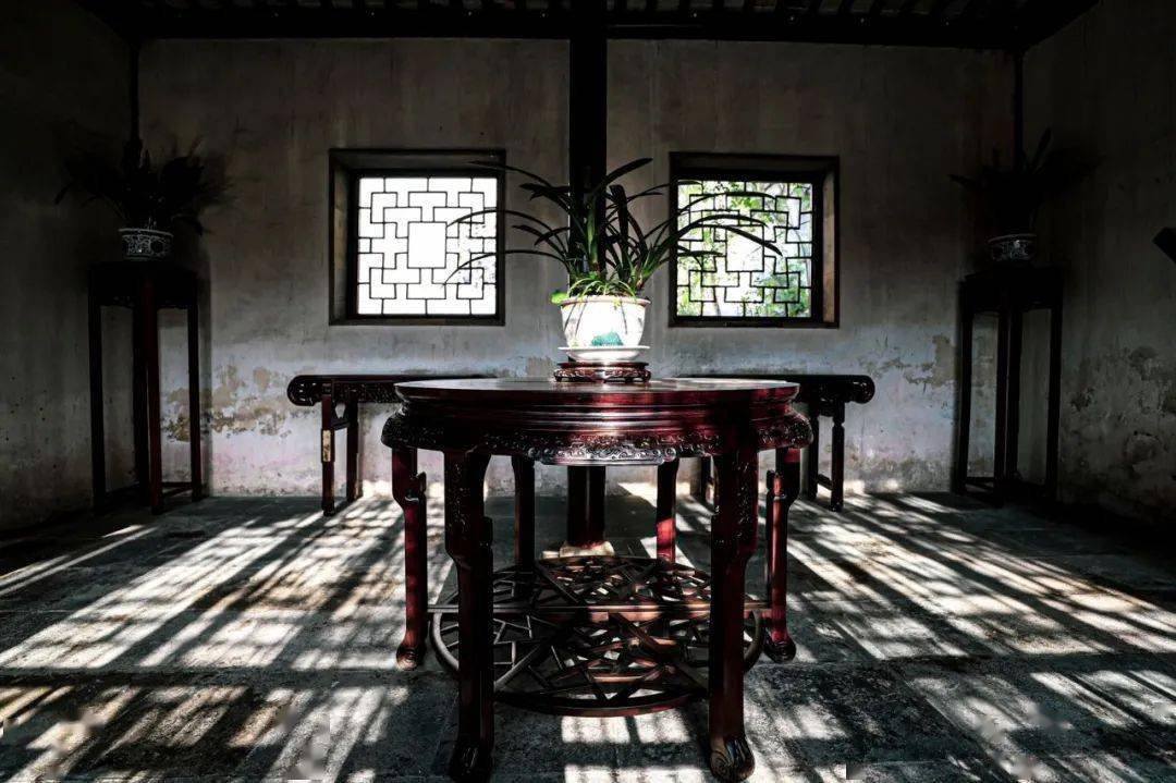 苏州拙政园家具苏州网师园家具来源:明清家具研习社版权说明:本文转载