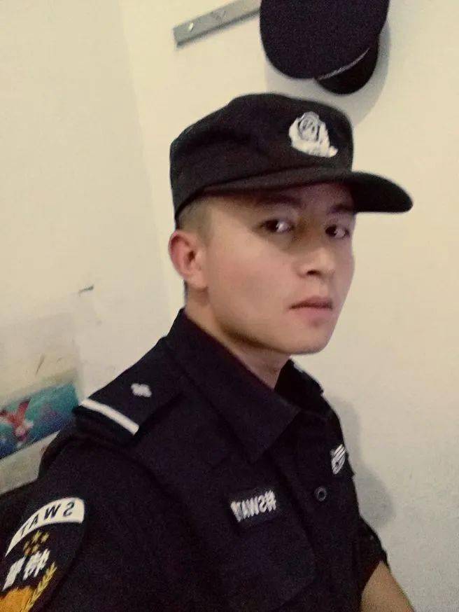警察穿制服很帅吗?