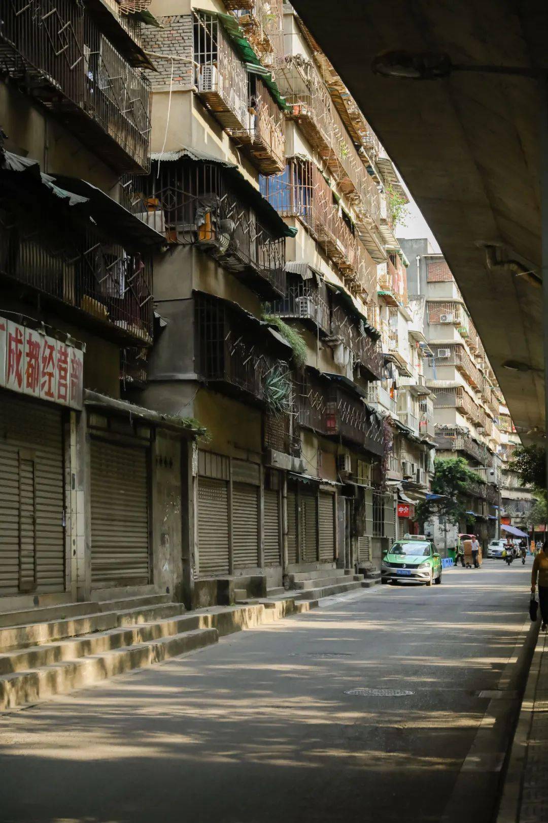 荷花池背后的老街,是外乡人藏在成都的第2食堂_解放西路