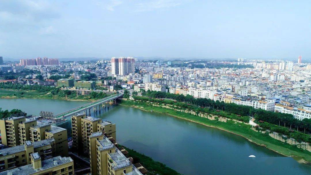 携手奔小康新会与宁明扶贫协作纪实同饮一江水共奔小康路