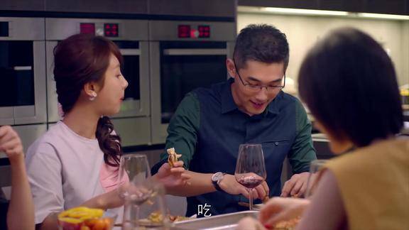 欢乐颂曲筱绡教你鉴别渣男全程花式撩白主管这操作真给力