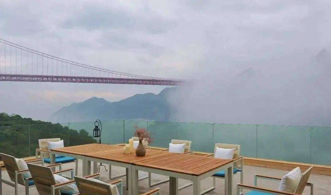 午后傍晚都可在古镇之中享受静谧时光住在安顺,尧珈凡舍坐落于半山