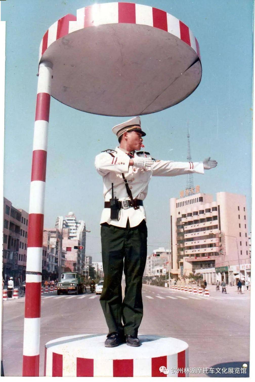 满满的回忆一组照片讲述钦州交警岗亭变迁史