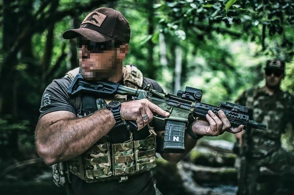 八门儿火器酷逍遥的个人视频号欢迎各位朋友关注这里不聊军事咱只交心