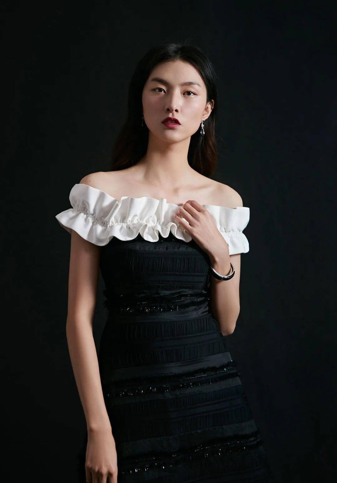 超模张龄月演绎charlene·轩灵珠宝永恒四季系列,东方古典美大写的