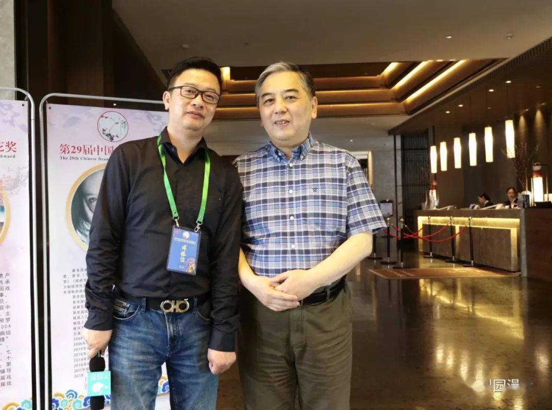 刘璐与崔伟,第29届中国戏剧梅花奖采访现场