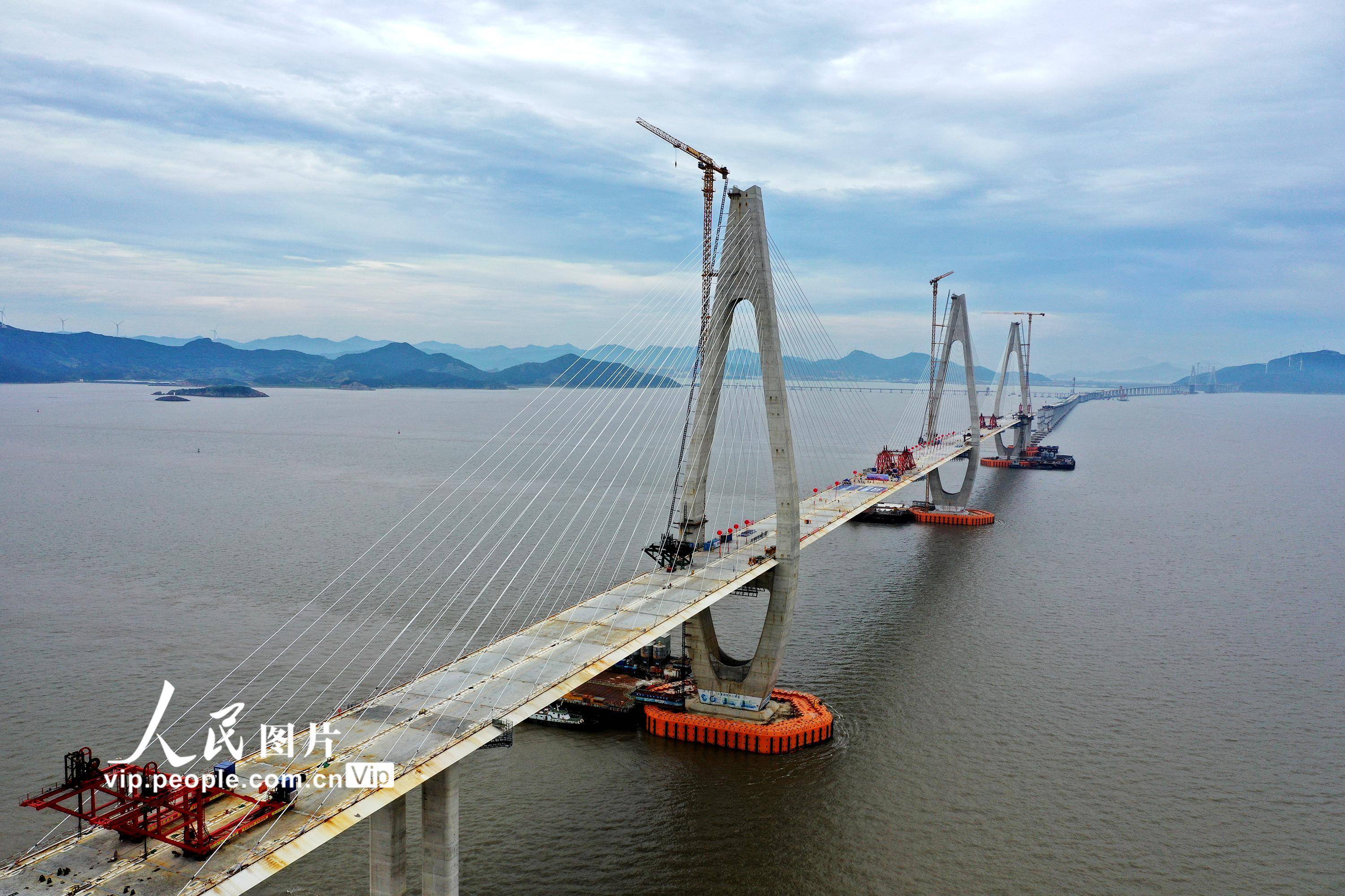 舟岱跨海大桥主通航孔桥合龙 岱山将告别海上悬岛时代