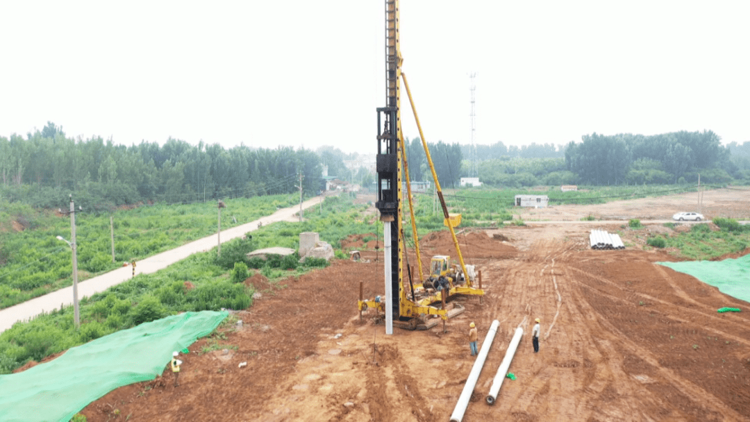【重点工程】郑济铁路山东段全线第一根预制管桩在长清试桩成功_施工