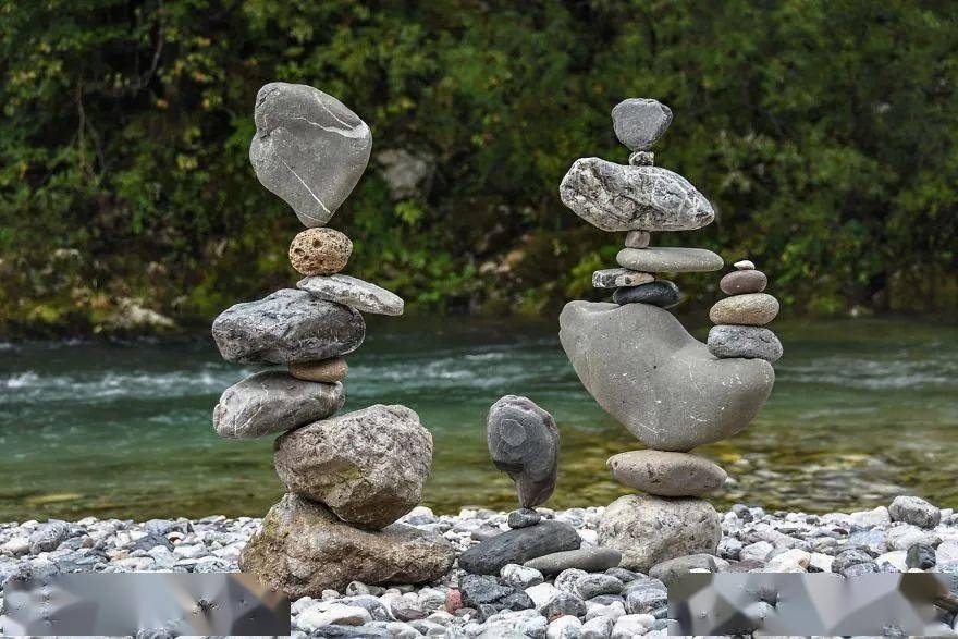 不可思议的"叠石平衡艺术",每一个作品都是一个奇迹!_石头