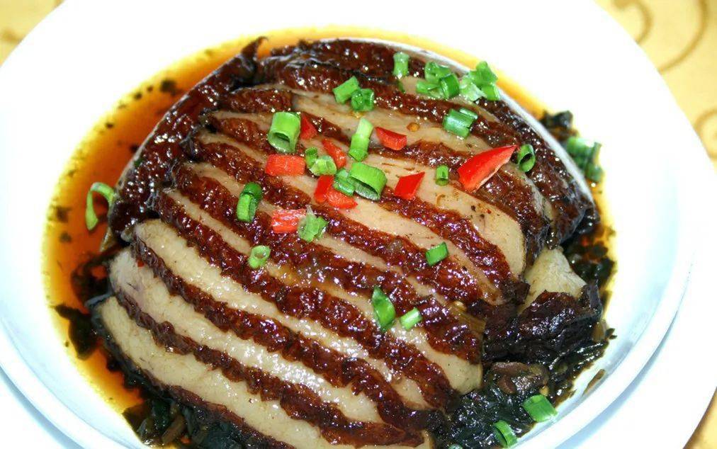 既然明星们是来做菜的 怎么少得了巴东本土美食 ↓↓↓ 快来给你匣抖