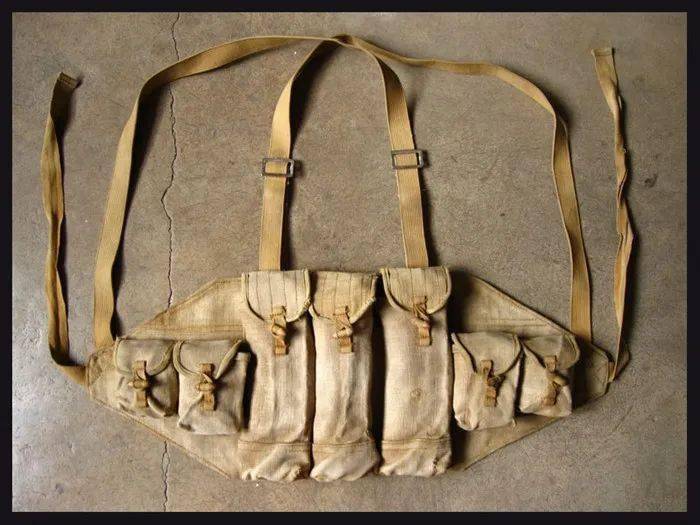 遍布世界的红色中国弹药携行具——56胸挂的故事_弹匣