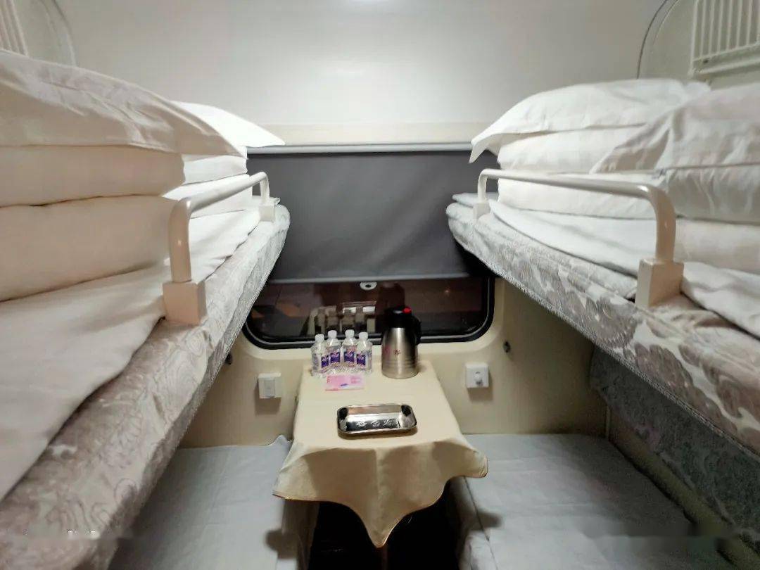 极为稀有鄂尔多斯首列双层列车亮相67