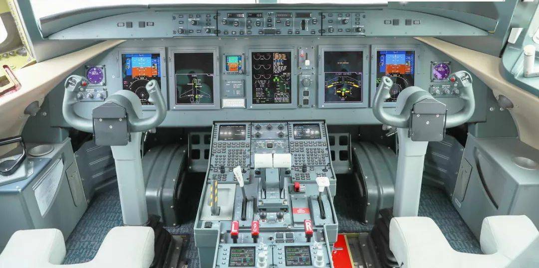 arj-21客机驾驶舱国航arj-21客机内饰,国东南三家航空公司都选择了90