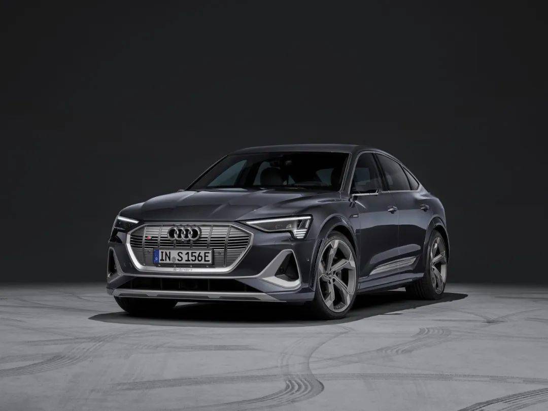 5秒,开出去快到没朋友!_e-tron