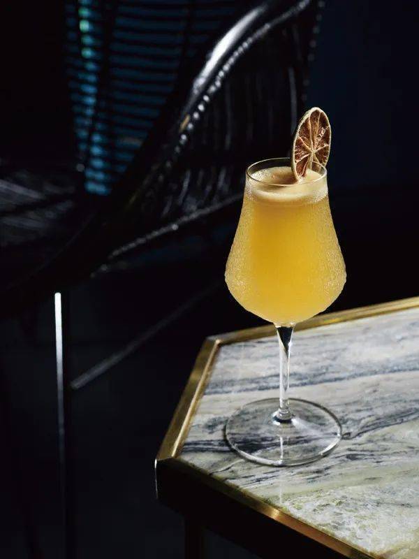 仲夏夜晚风 鸡尾酒作伴_上海浦东