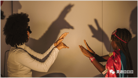 工程系和新加坡国立大学物理系的研究团队发明了一种名为"阴影效应能