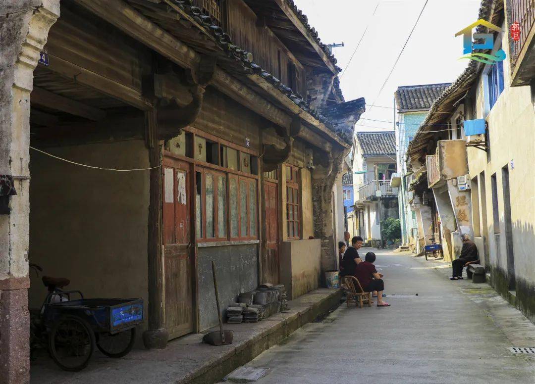 走进这座浙东小城,给身心放个假!_弄堂