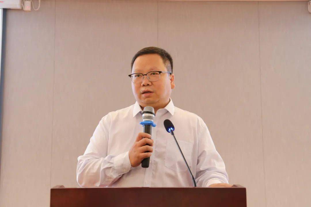 苗旭东教授主讲《跟骨骨折的微创治疗》.