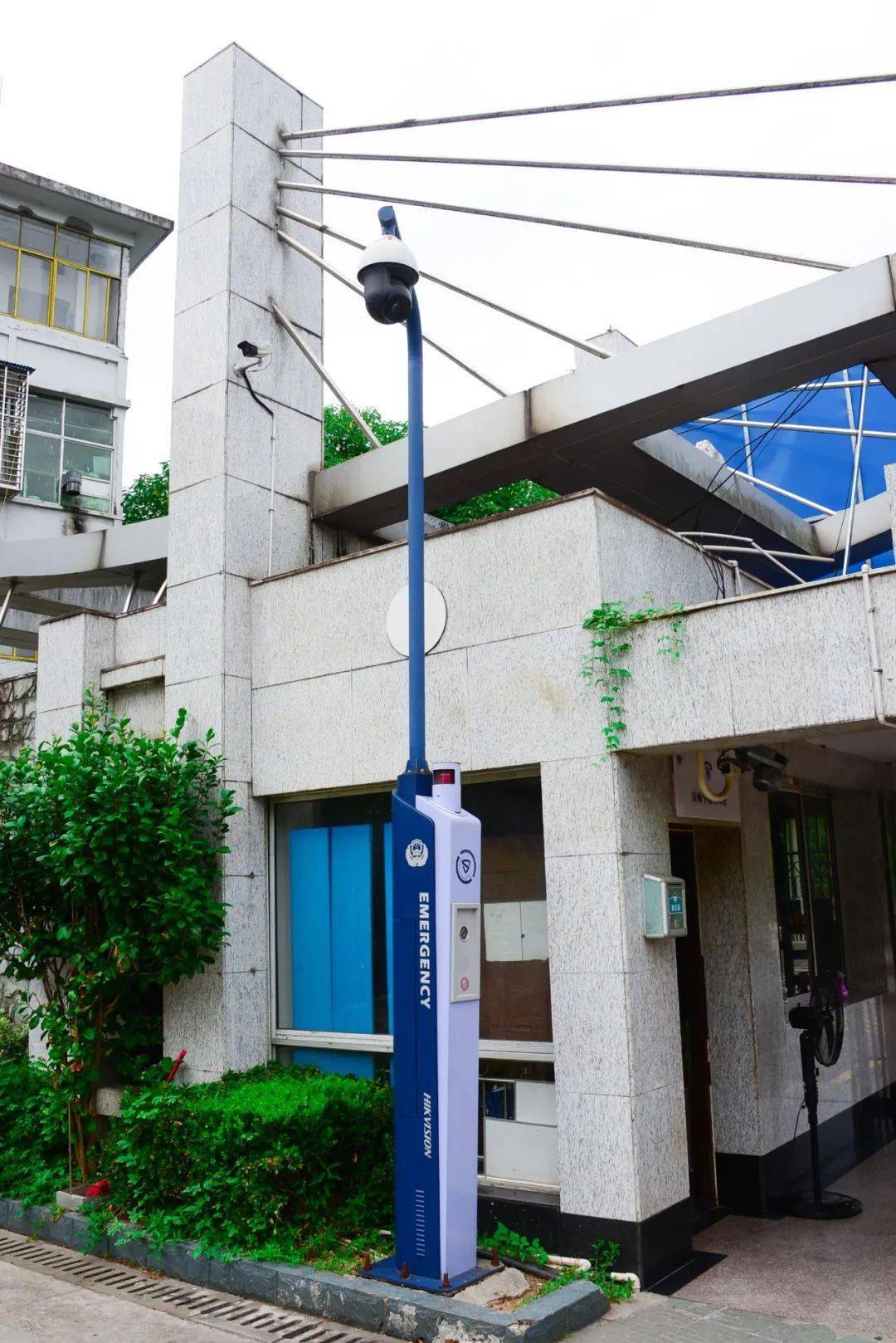 一键紧急报警柱