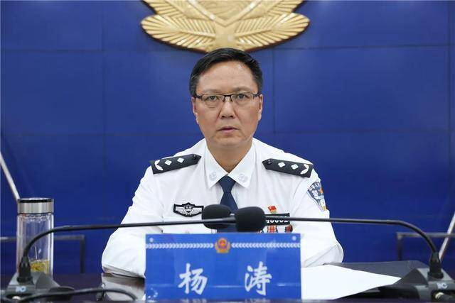 庆阳市公安局隆重举行民警从警特定年限纪念暨光荣退休荣誉仪式