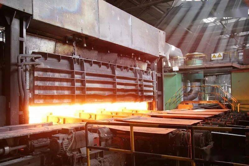 技术国内第一条全连续热轧窄带钢生产线