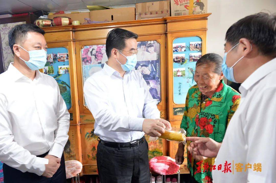 张庆伟在海伦市,拜泉县调研检查时强调:确保脱贫群众稳得住能致富