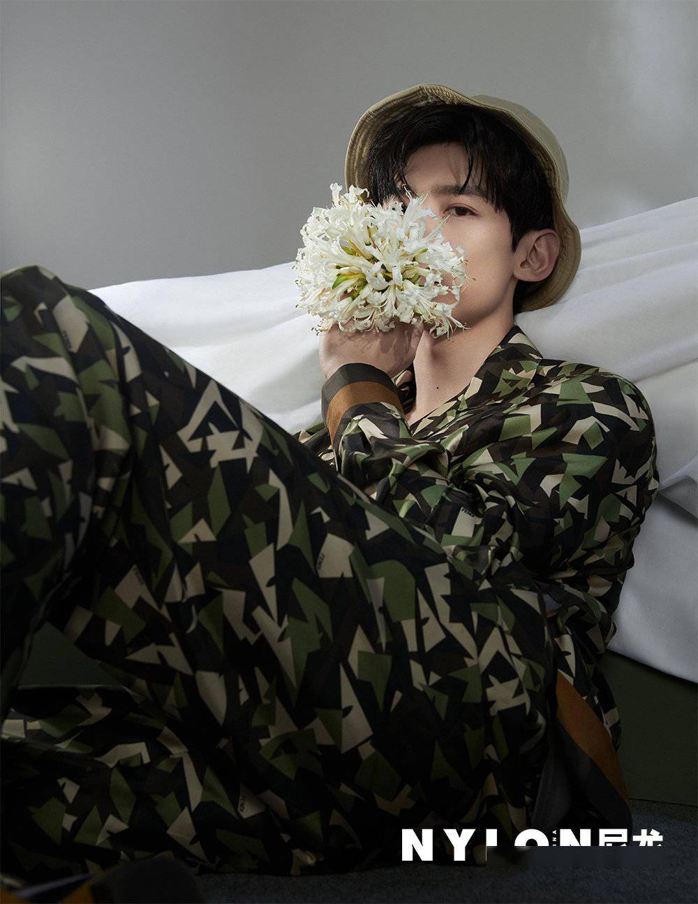 白敬亭《nylon尼龙》七月刊大片第二波来袭 篮球男孩内页采访全文解锁