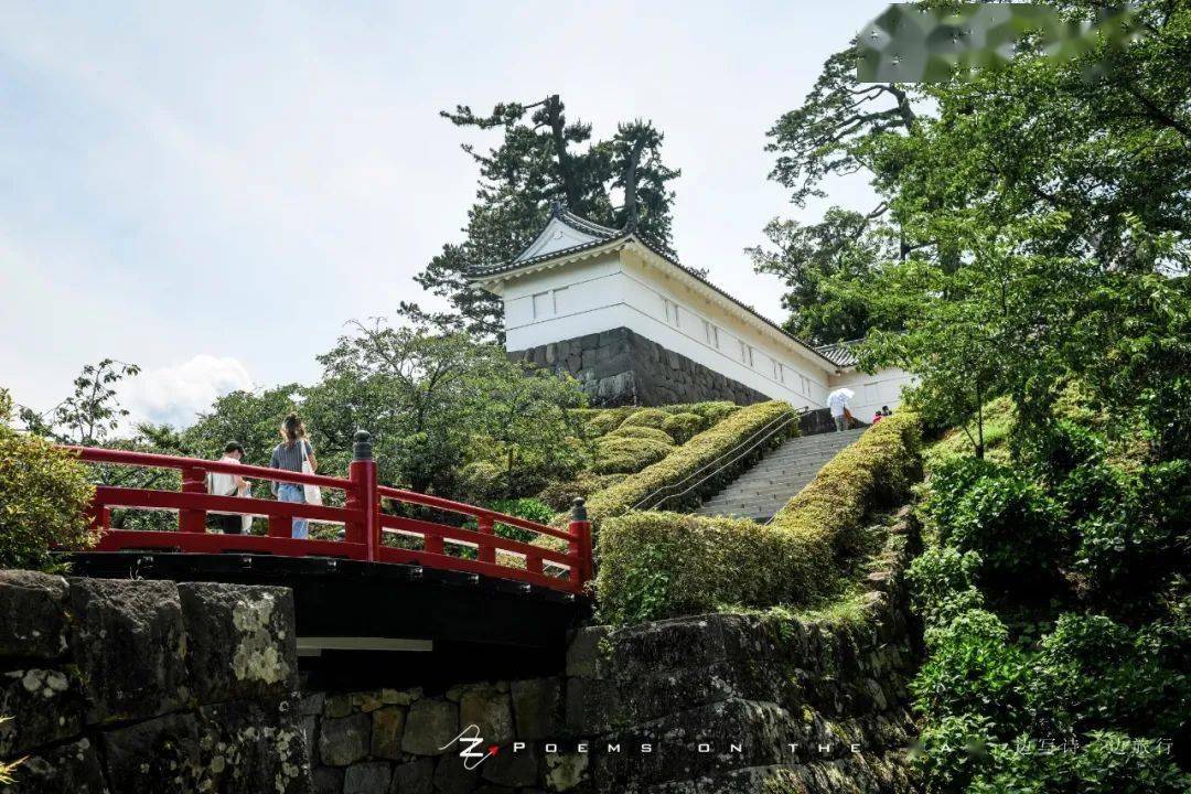 伊势氏纲改名为北条氏纲以后,其父伊势盛时也改名为北条早云,被视为