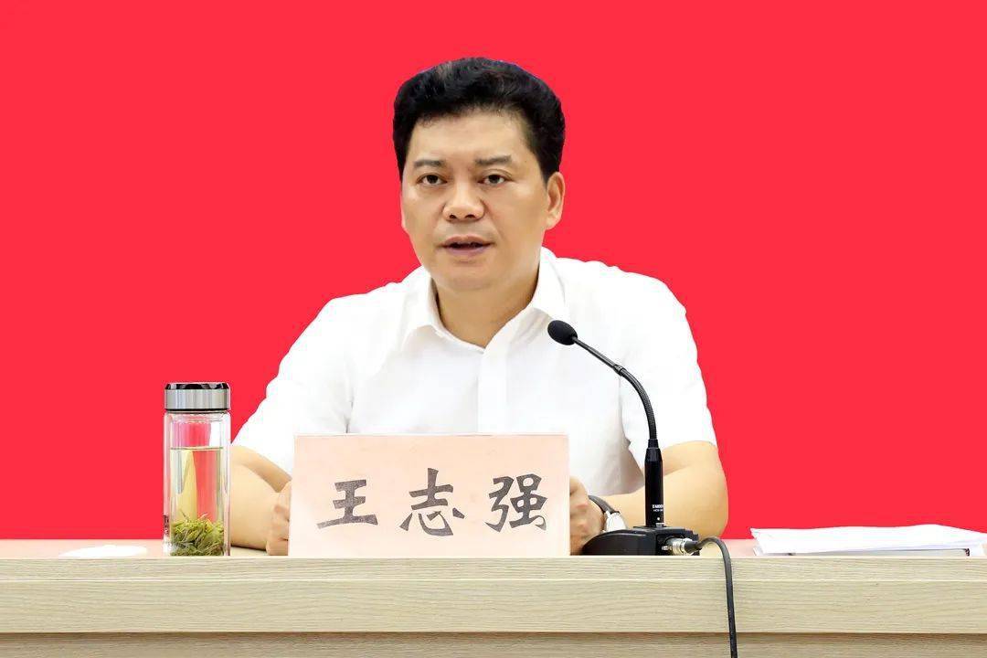 陈国标,陈剑波,陈远志等全体县班子领导参加会议.