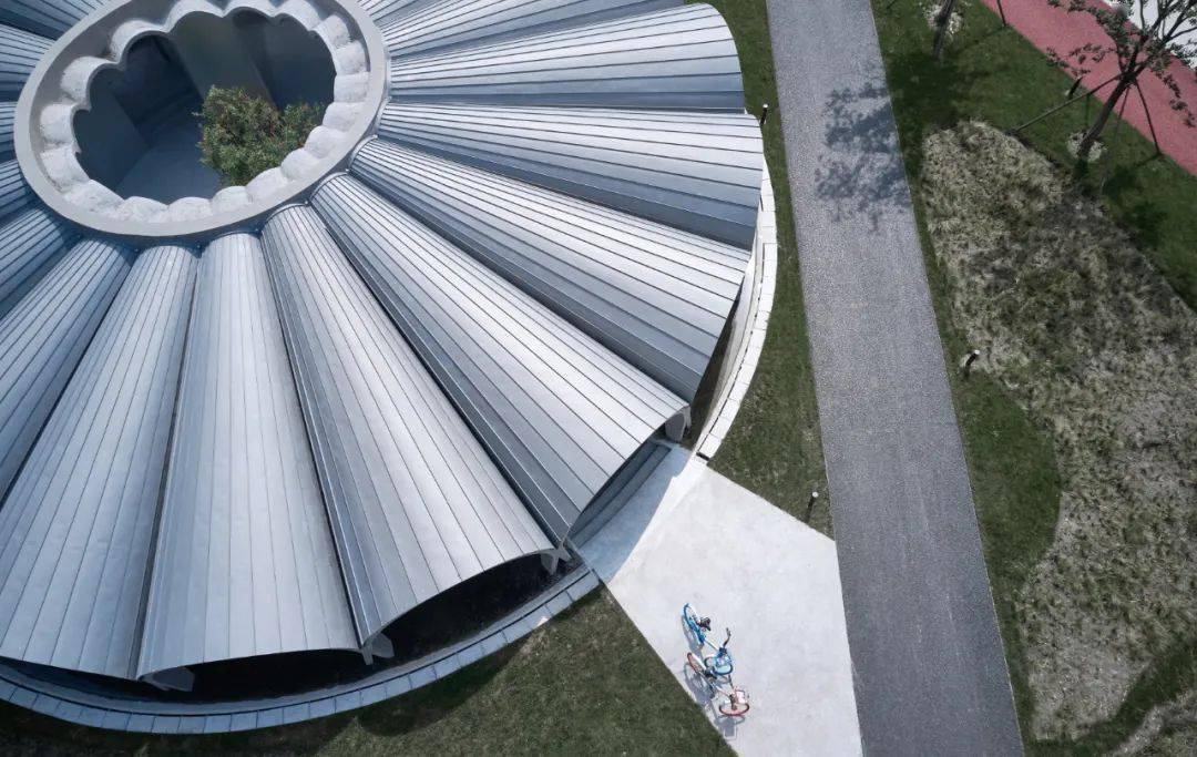 新打卡地劈锥拱壳体下的静谧空间02上海净水池咖啡厅同济原作设计