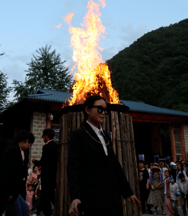 终南山寨高考主题狂欢篝火夜,每周五周六我们不见不散!_晚会
