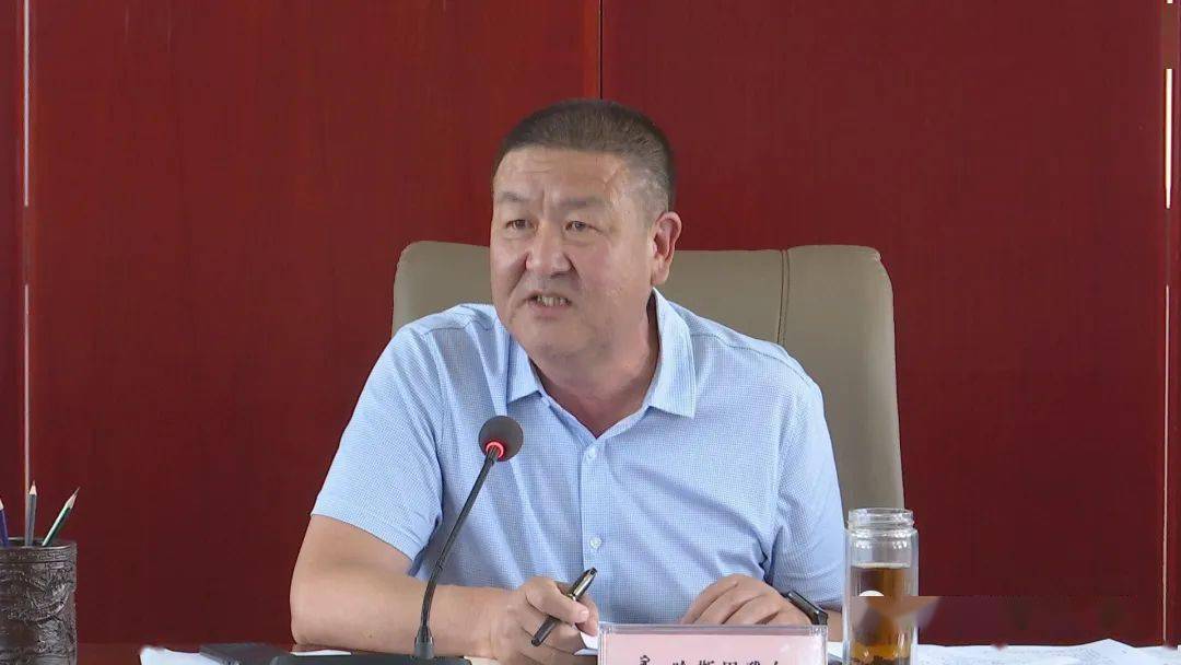 会议传达学习了自治区农牧厅厅长孙振云,盟委副书记,盟长霍照良就我旗