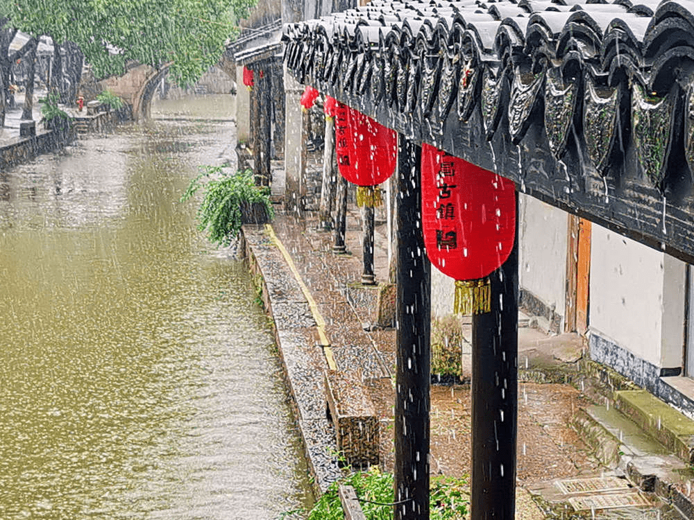 雨中江南美景图片